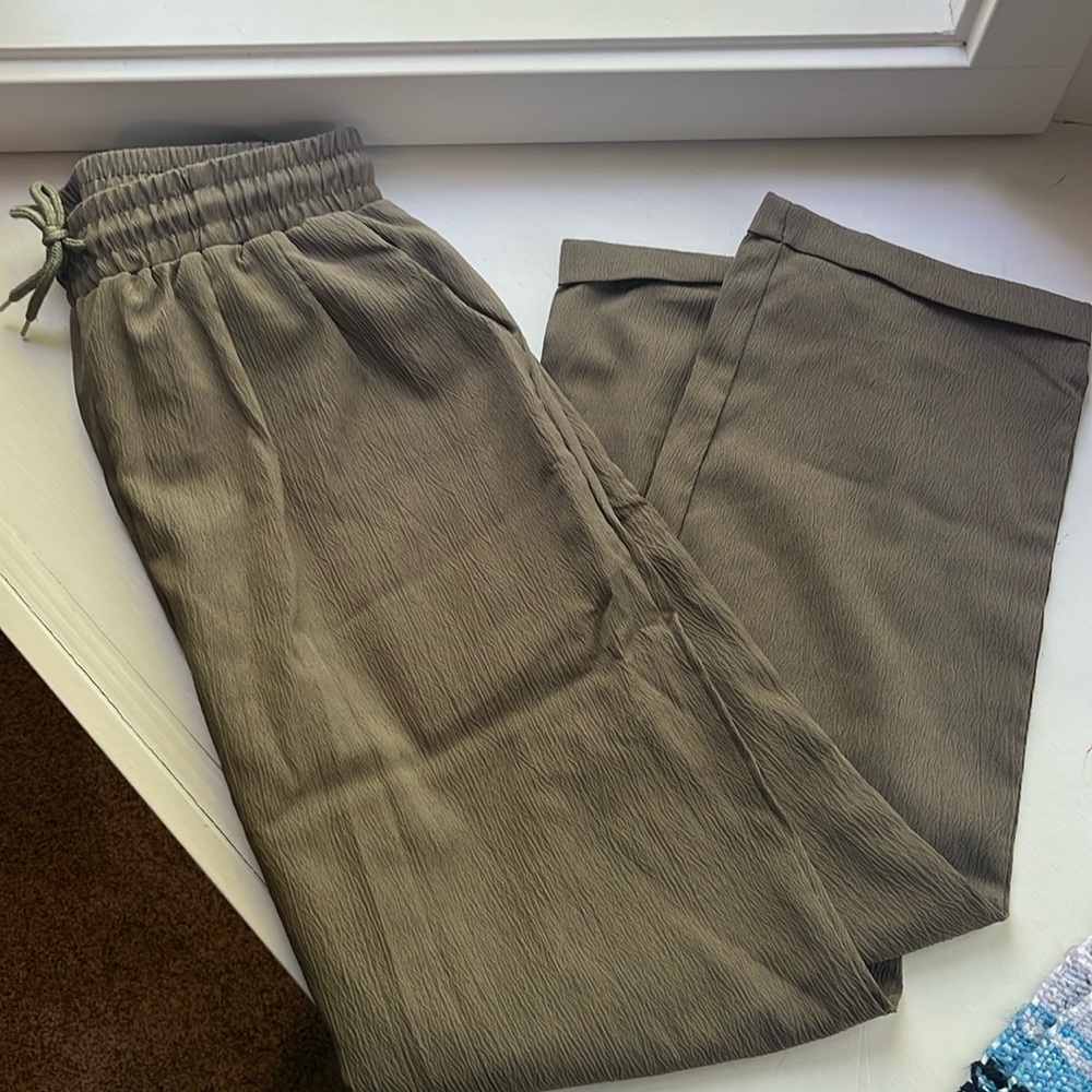 Cropped crinkle pants